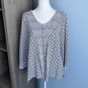 HABITAT Black and White Patterned Knit Top. Size Large.